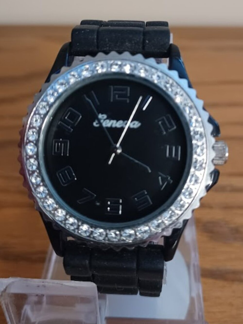 Ladies GENEVA #5573 Black Quartz Watch - WORKS!